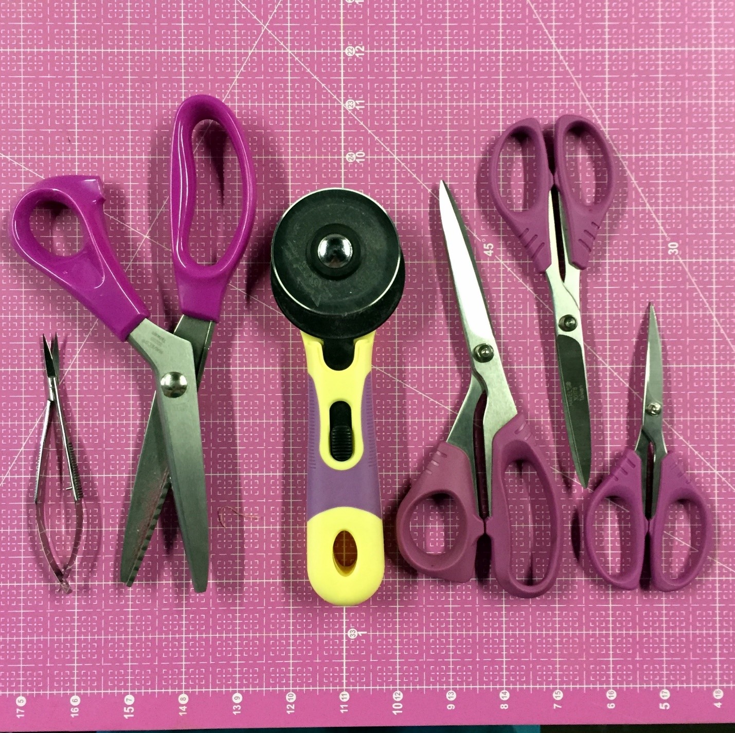 jami-fingal_pinking-shears_image-1